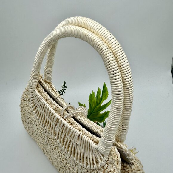 Vintage 1960s Handbag with plastic flowers - Picture 7 of 13